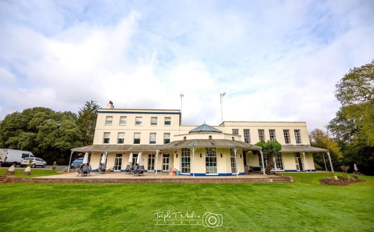 Stifford Hall Hotel Thurrock Grays Extérieur photo
